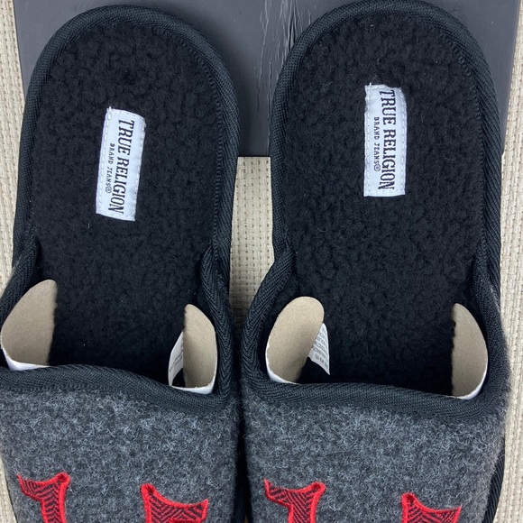 True Religion Horseshoe Slippers Gray Red NWT - Picture 3 of 9